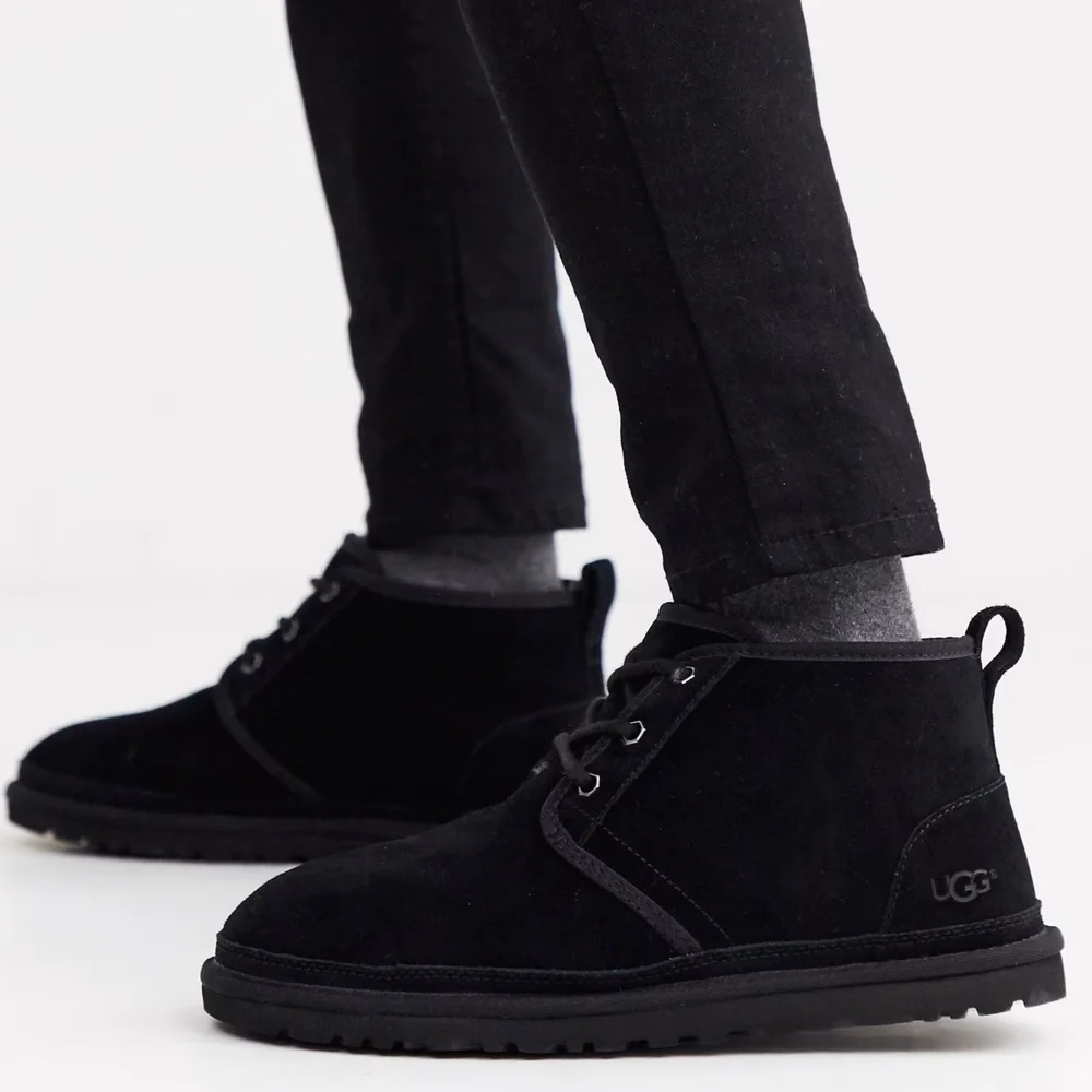 Ugg Men's Neumel Size 9Black Grey Lined Lace-Up Chukka Winter Boot